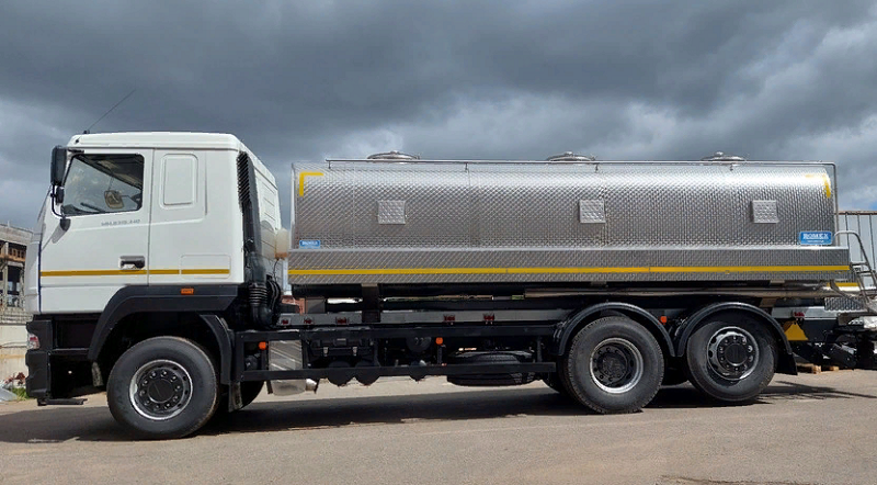 автоцистерна для перевозки молока